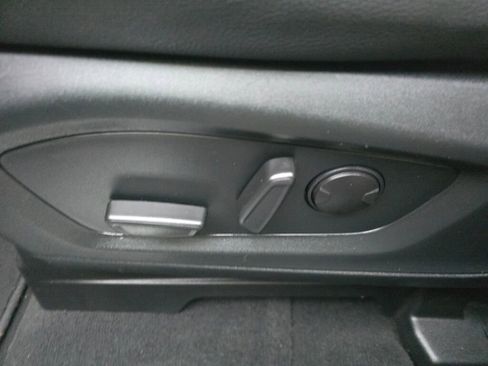 Used 2022 Ford Explorer Limited w/ Equipment Group 301A image 32