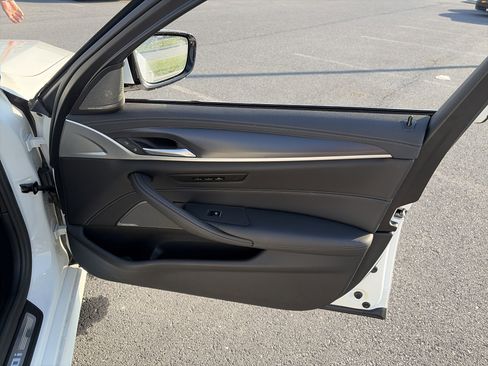 Used 2023 BMW M550i xDrive w/ Executive Package image 34