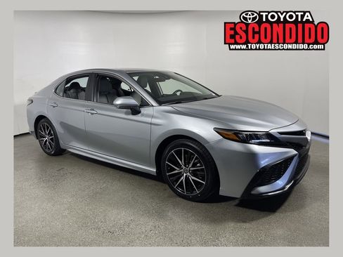 Certified 2024 Toyota Camry SE FWD image 1