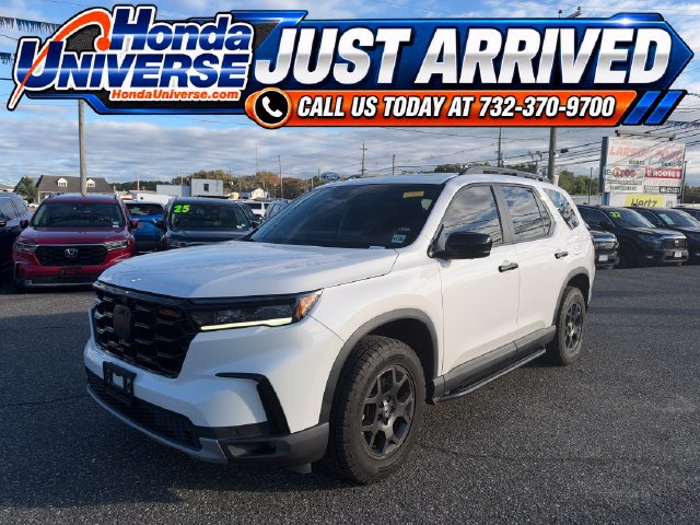 Used 2024 Honda Pilot TrailSport image 1