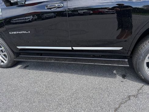New 2026 GMC Yukon Denali w/ Sun & Power Step Package AWD/4WD image 38