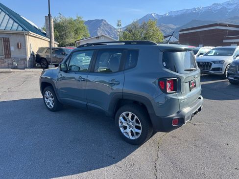 Used 2017 Jeep Renegade Latitude w/ Trailer Tow Group AWD/4WD image 3