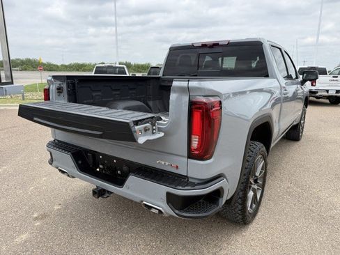 Used 2024 GMC Sierra 1500 AT4 w/ Technology Package AWD/4WD image 11