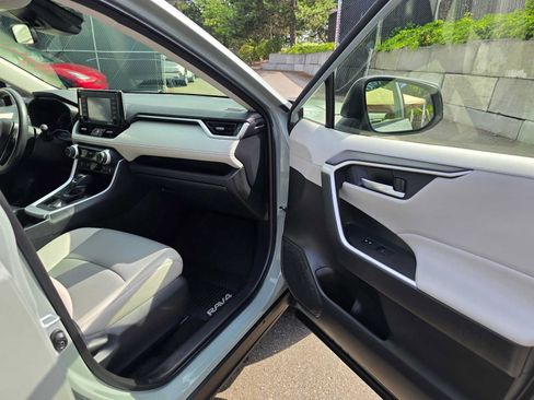 Used 2021 Toyota RAV4 XLE Premium AWD/4WD image 10