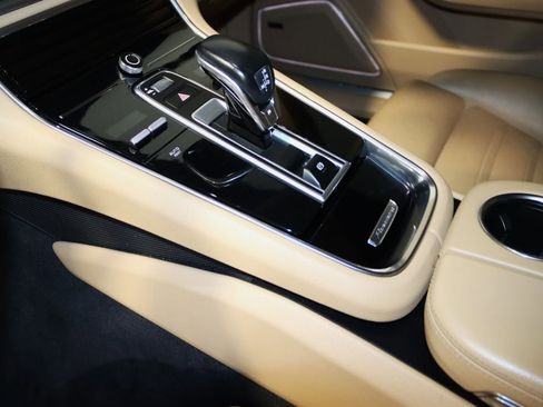 Used 2018 Porsche Panamera 4 image 51