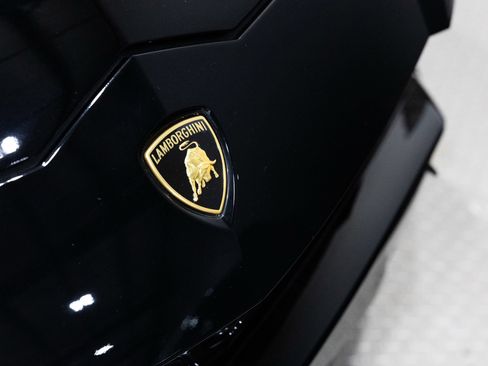 Used 2021 Lamborghini Urus AWD/4WD image 14