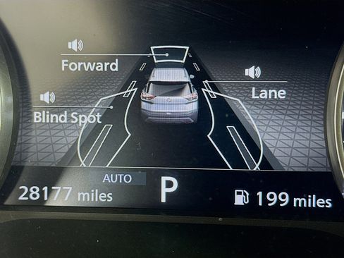 Used 2023 Nissan Rogue SV image 18