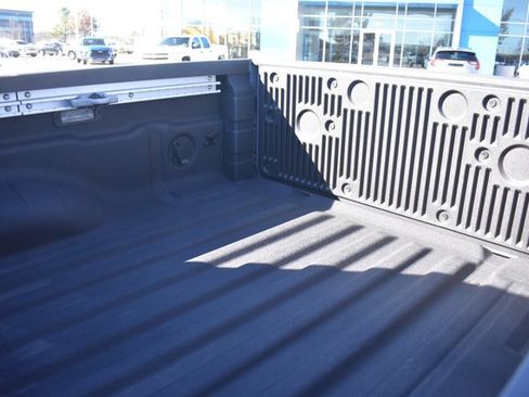 Used 2024 Nissan Frontier PRO-4X w/ Pro Convenience Package image 12