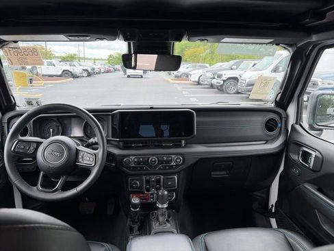 Used 2024 Jeep Wrangler Unlimited Rubicon 4xe AWD/4WD image 11