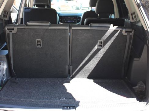 Used 2022 Volkswagen Atlas SEL image 35