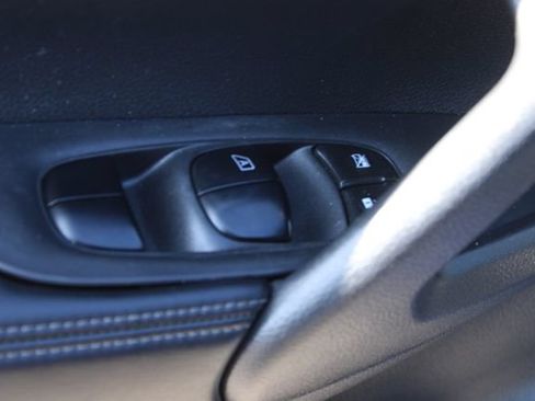 Used 2019 Nissan Rogue SV FWD image 12