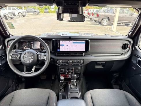 Used 2026 Jeep Gladiator Rubicon AWD/4WD image 12
