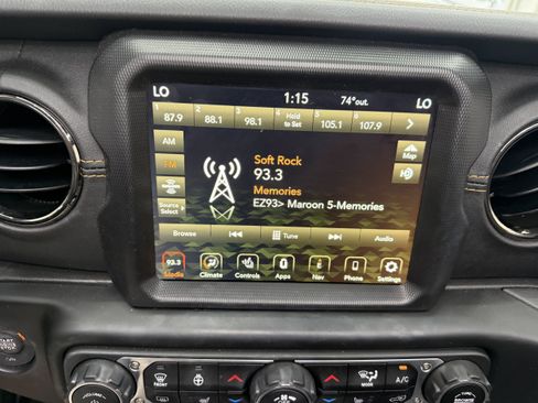 Used 2023 Jeep Wrangler Unlimited Sahara AWD/4WD image 18