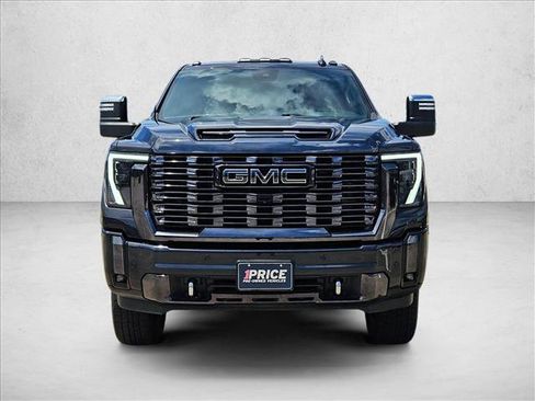 Used 2024 GMC Sierra 2500 Denali Ultimate AWD/4WD image 2