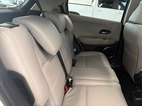 Used 2018 Honda HR-V EX image 25