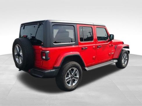 Used 2022 Jeep Wrangler Unlimited Sahara w/ Cold Weather Group AWD/4WD image 3