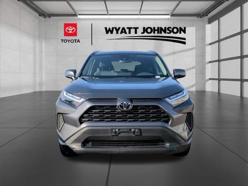 Used 2025 Toyota RAV4 XLE FWD image 5