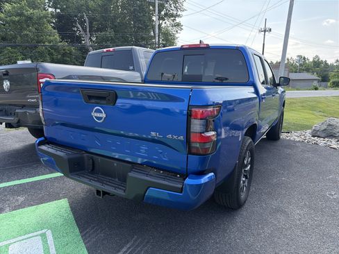 Used 2024 Nissan Frontier SL AWD/4WD image 7