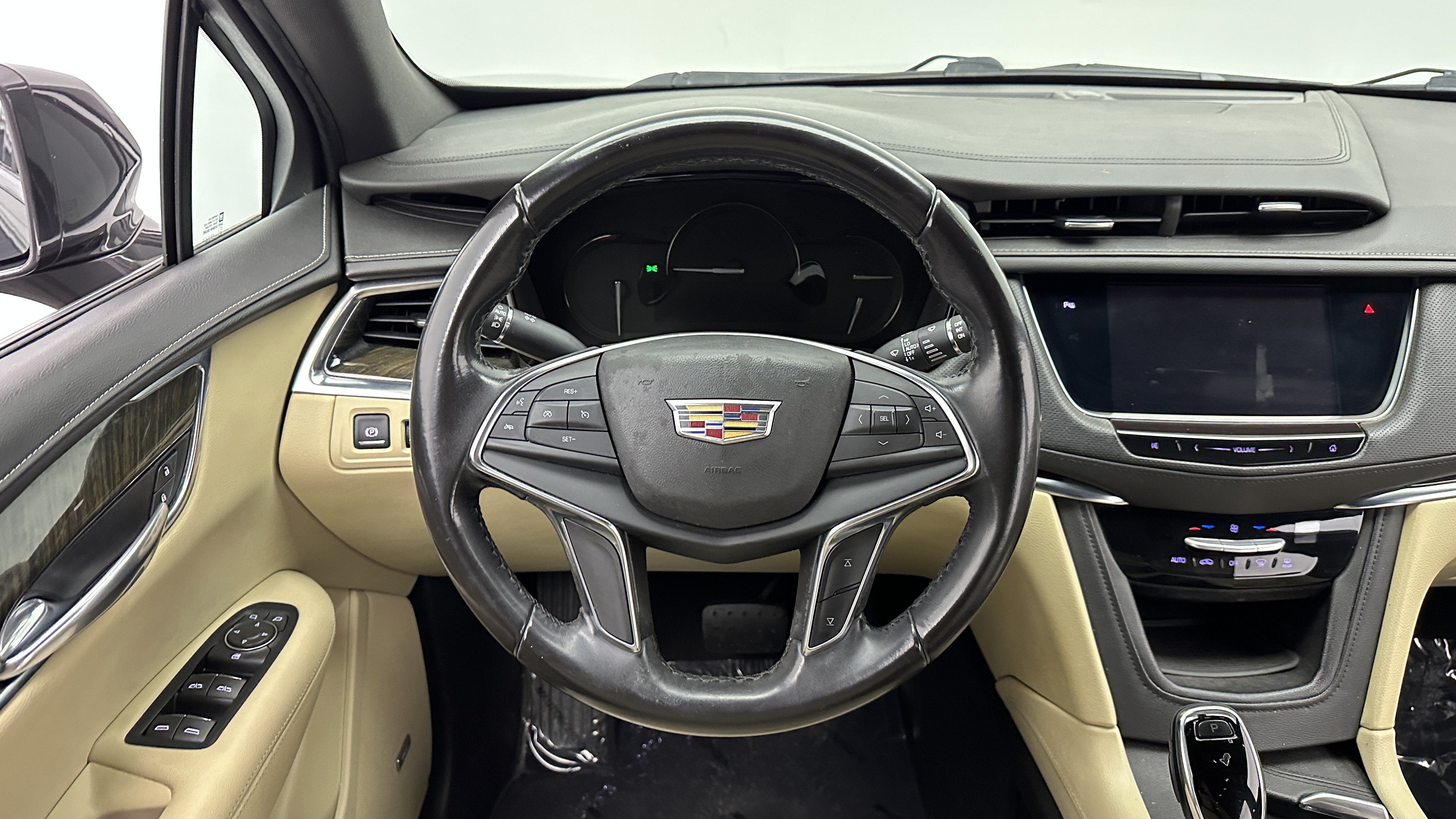 Used 2018 Cadillac XT5 FWD w/ LPO, Wheel Lock Package image 32