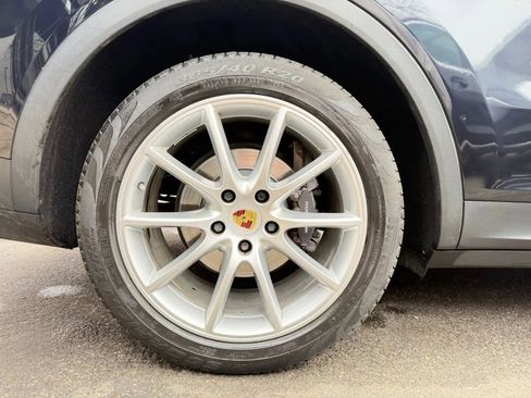 Used 2019 Porsche Cayenne image 32
