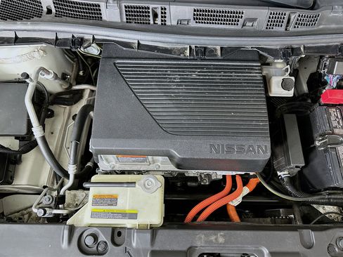 Used 2022 Nissan Leaf S FWD image 31