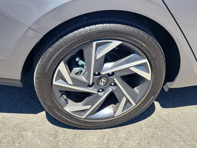 Certified 2025 Hyundai Elantra SEL FWD image 30