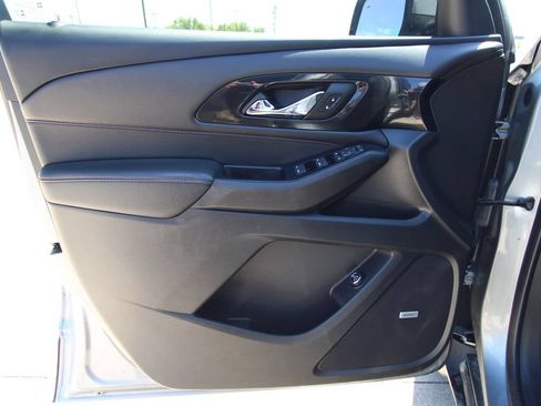 Used 2023 Chevrolet Traverse RS AWD/4WD image 41