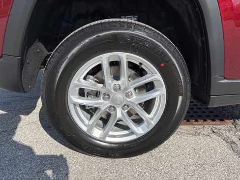 New 2026 Jeep Grand Cherokee Laredo X image 12