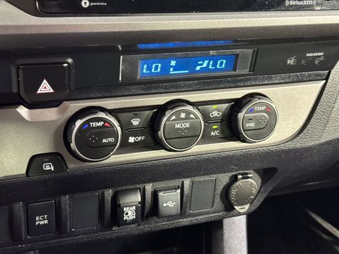 Used 2021 Toyota Tacoma SR5 RWD image 33