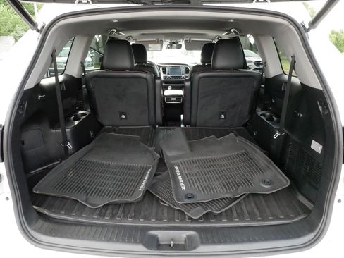 Used 2019 Toyota Highlander SE AWD/4WD image 18