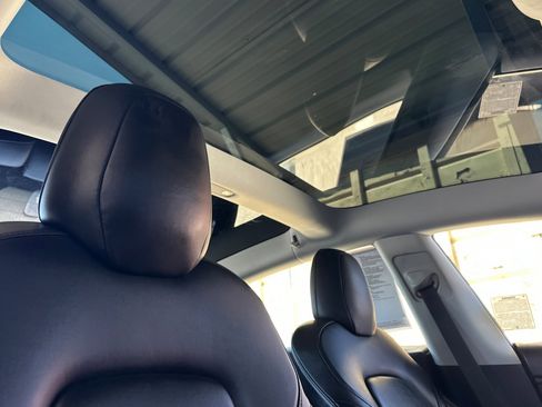 Used 2018 Tesla Model 3 RWD image 16