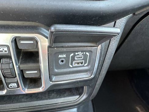 Used 2021 Jeep Gladiator Overland w/ Popular Equipment Package image 11