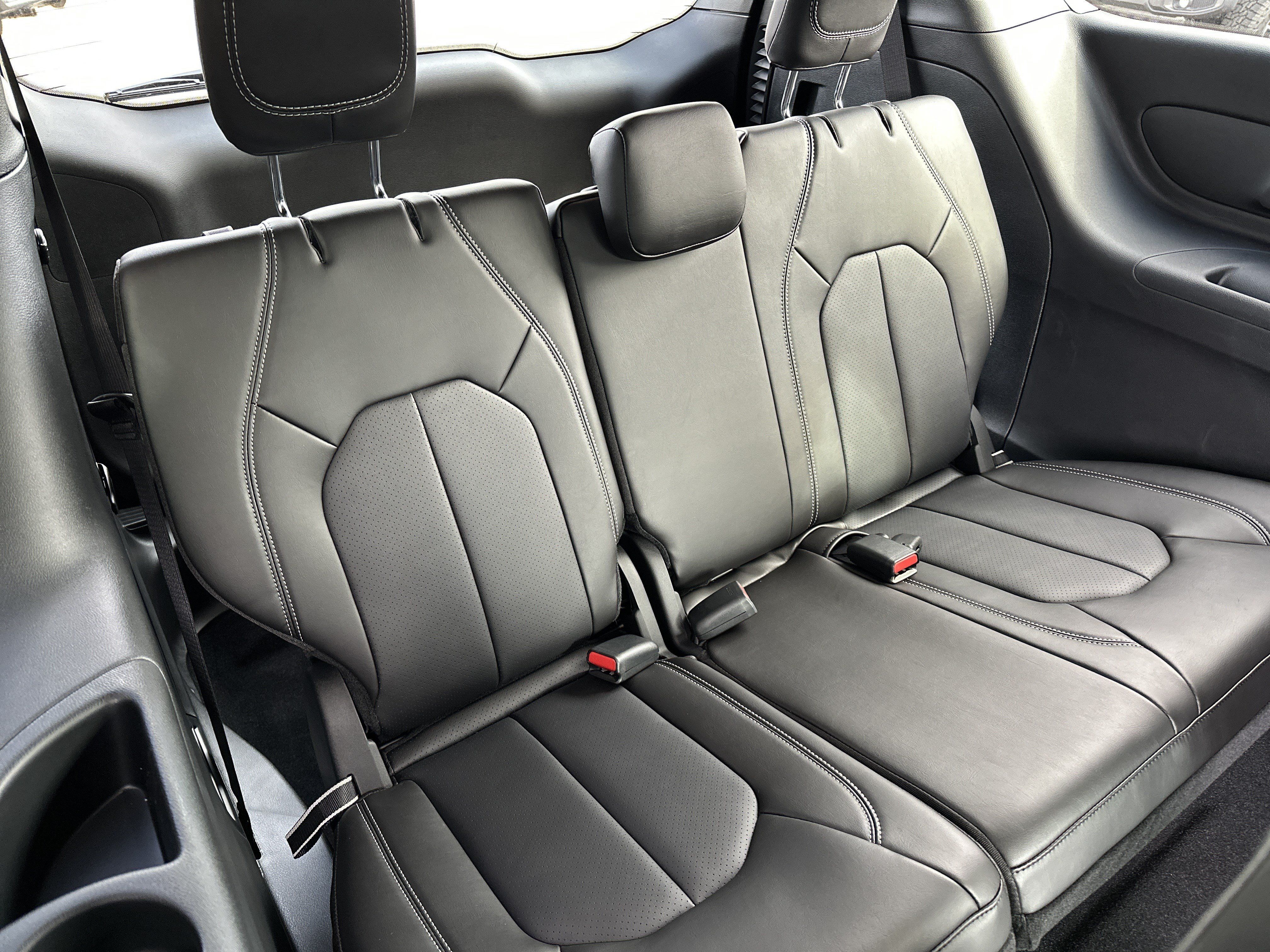 New 2026 Chrysler Pacifica Select FWD image 18