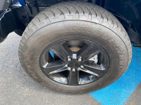 Used 2022 Jeep Wrangler Unlimited Sahara AWD/4WD image 42