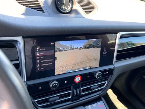 Used 2022 Porsche Macan AWD/4WD image 22