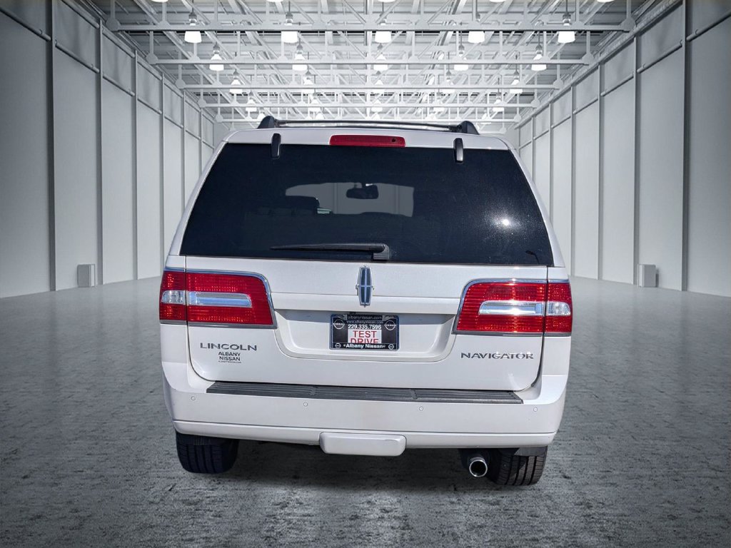 Used 2014 Lincoln Navigator 2WD image 9