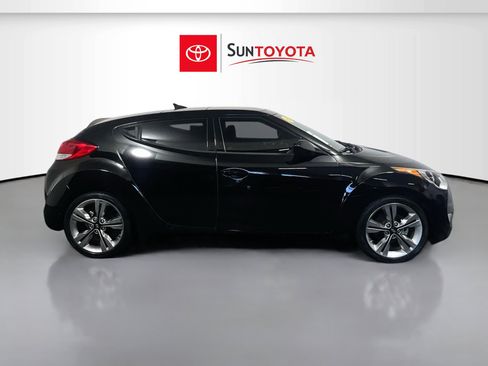 Used 2016 Hyundai Veloster w/ Option Group 03 image 2