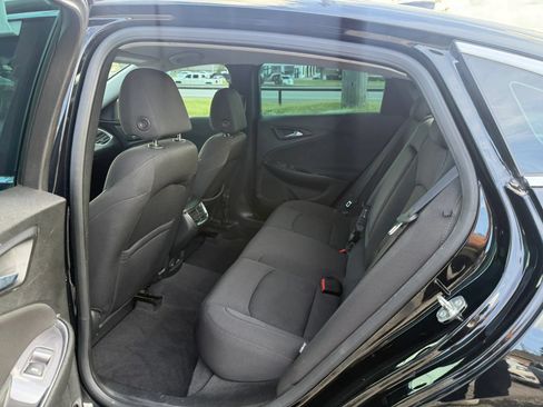 Used 2018 Chevrolet Malibu LT FWD image 10
