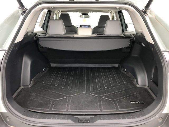 Used 2019 Toyota RAV4 XLE Premium FWD image 24