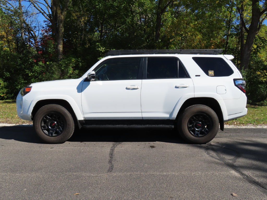 Used 2024 Toyota 4Runner SR5 Premium w/ Moonroof Package AWD/4WD image 8