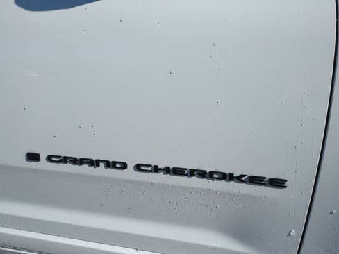 New 2025 Jeep Grand Cherokee Summit w/ Obsidian Package image 13