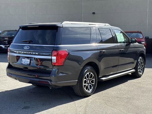 Used 2024 Ford Expedition Max XLT image 3