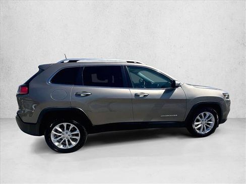 Used 2019 Jeep Cherokee Latitude w/ Popular Appearance Group FWD image 5