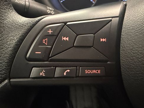 Used 2025 Nissan Kicks Play S image 18