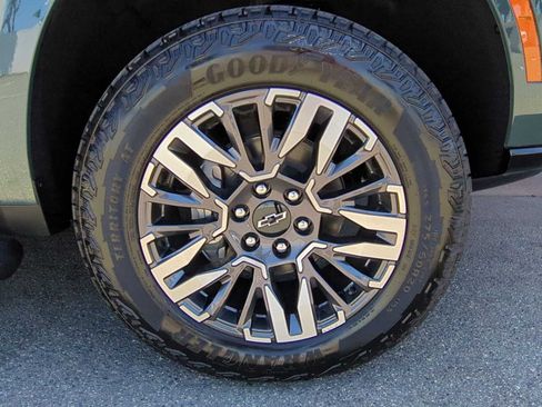 New 2026 Chevrolet Suburban Z71 w/ Comfort Package AWD/4WD image 29