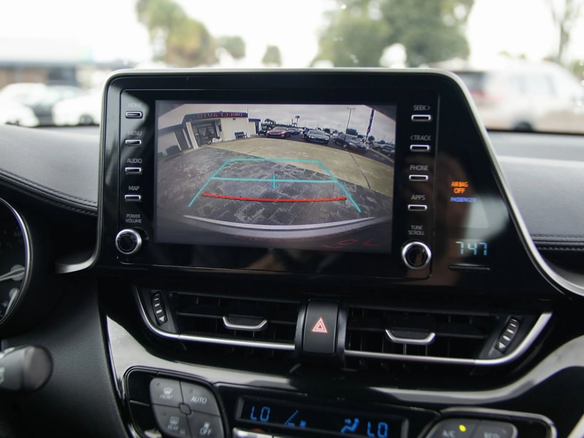 Used 2019 Toyota C-HR LE FWD image 22
