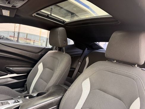 Used 2017 Chevrolet Camaro LT w/ Technology Package RWD image 10