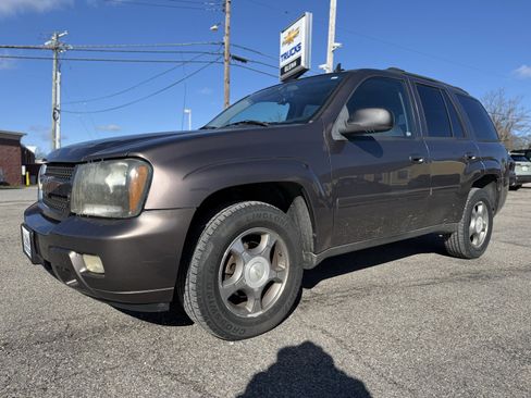 Used 2008 Chevrolet TrailBlazer LT w/ Sun And Sound Package image 2