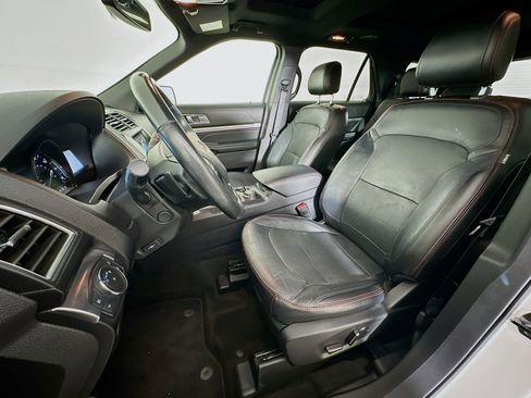 Used 2017 Ford Explorer Sport w/ Equipment Group 401A AWD/4WD image 13