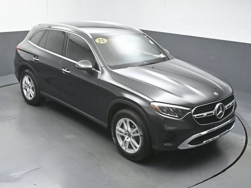 Used 2025 Mercedes-Benz GLC 300 image 42